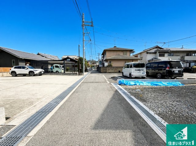 ◆岸和田市三田町　第9期　新築一戸建ての前面道路含む現地写真|周辺は落ち着いた街並みの住宅地！子育てがしやすい住環境です！まだ未完成ですが、現地でしかわからない事もございます。是非一度ご覧ください。