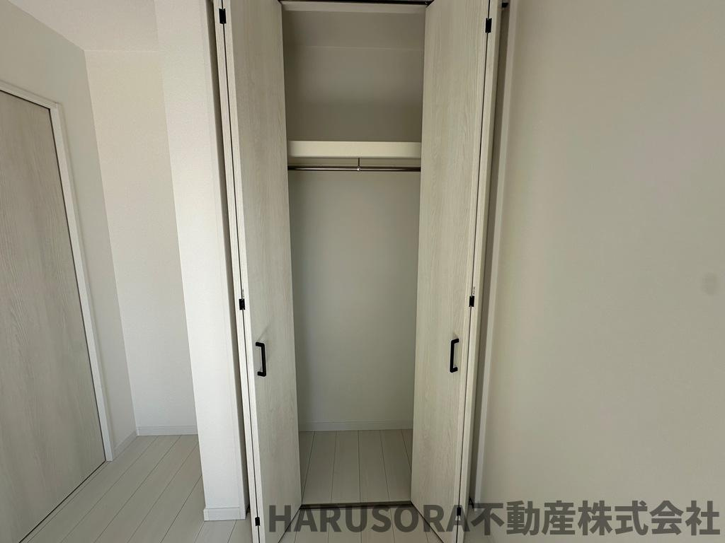 守口市東町1丁目　3階建の収納