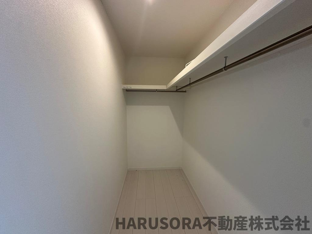 守口市東町1丁目　3階建の収納