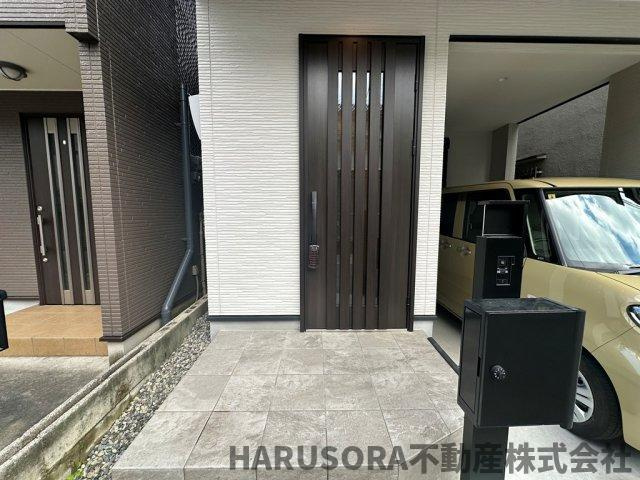 守口市東町1丁目　3階建のエントランス