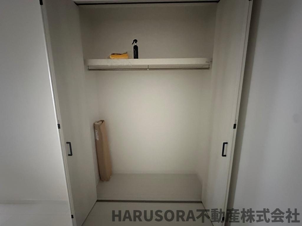 守口市東町1丁目　3階建の収納