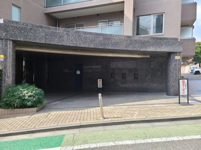 【エントランス】