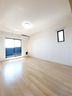 【居間・リビング】 | リバーアイランドⅢ | こちらのリビングで趣味の時間をお楽しみください