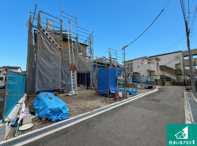 岸和田市三田町　第9期　新築一戸建ての前面道路含む現地写真|周辺は落ち着いた街並みの住宅地！子育てがしやすい住環境です！まだ未完成ですが、現地でしかわからない事もございます。是非一度ご覧ください。