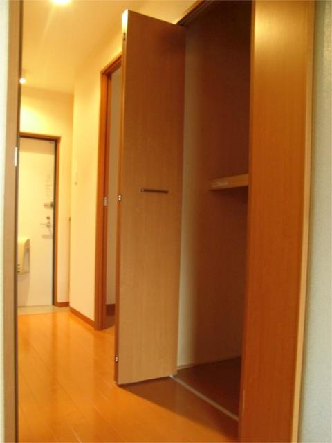 サンヒルズ秀栄のその他|廊下収納
