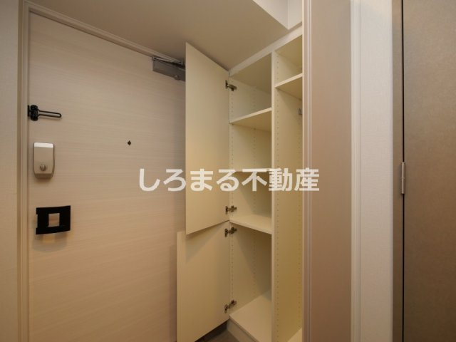 コンフォリア・リヴ北浜淡路町の収納