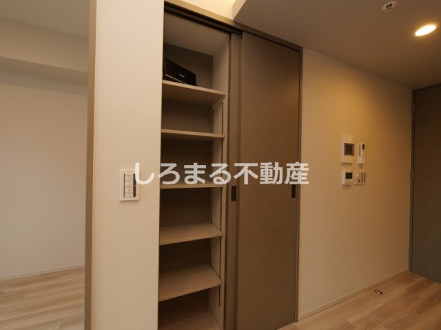 コンフォリア・リヴ北浜淡路町の収納