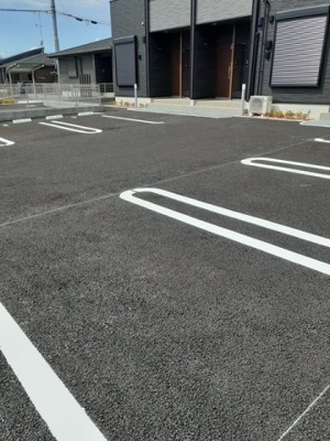 【駐車場】 | ニューフィールド　ビレッジⅠ | 駐車場完備です