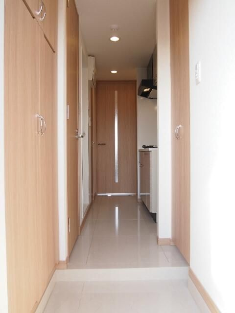 ルーブル王子本町の玄関