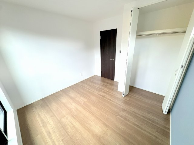【洋室】 | ふじみ野市福岡中央2丁目　新築一戸建住宅　全1棟　(ふじみ野店) | 収納付き5.4帖。