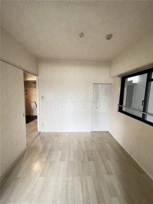 【寝室】 | シャトー弁天弐番館