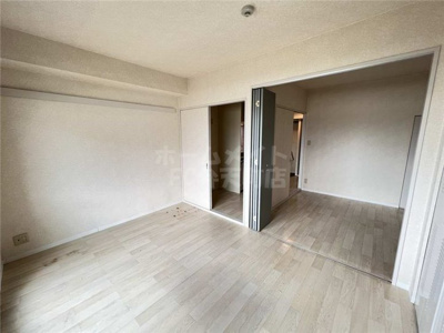 【居間・リビング】 | シャトー弁天弐番館 | リビングです