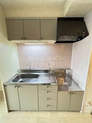 【キッチン】 | シャトー弁天弐番館 | お料理しやすいキッチンです