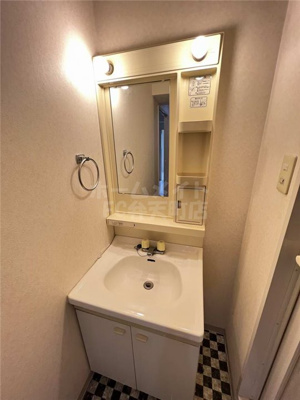 【洗面所】 | シャトー弁天弐番館