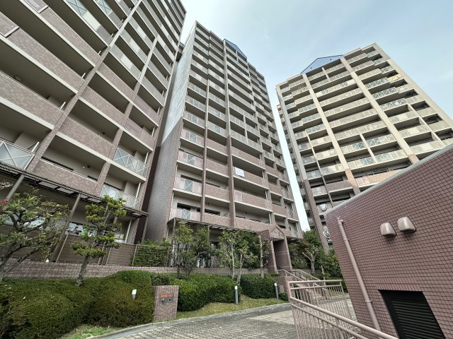シンフォニアみなみが丘イーストコートB棟の外観