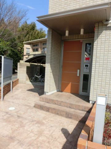 サニーフラット三ツ沢のエントランス|サニーフラット三ツ沢　エントランス