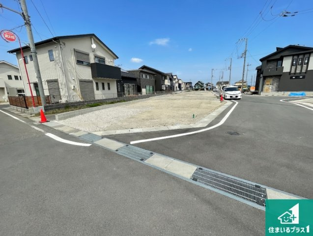 大津市雄琴　第2期　新築一戸建ての前面道路含む現地写真|周辺は落ち着いた街並みの住宅地！子育てがしやすい住環境です！まだ未完成ですが、現地でしかわからない事もございます。是非一度ご覧ください。