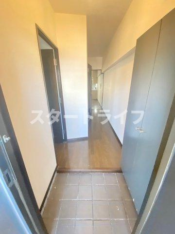 大阪市淀川区東三国６丁目の賃貸マンションの玄関