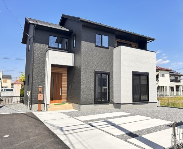 【ワイウッドコート】小山市城北 第5期の外観|〇2号棟〇
4LDK+WIC+カースペース2台
玄関土間収納と2階主寝室の大容量WICが特徴の2号棟です！
※2026年4月撮影