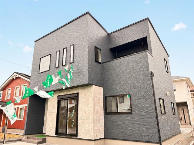 【ワイウッドコート】小山市城北 第5期の外観|〇4号棟〇
3LDK+WIC+カースペース2台
広々パントリー＆ファミリークローク付きで収納たっぷりプランです！
※2026年4月撮影