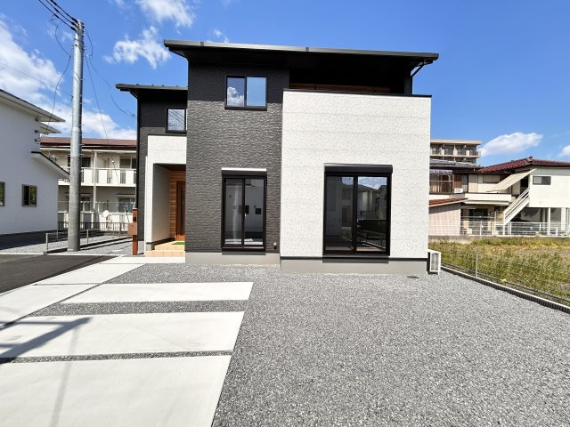 【ワイウッドコート】小山市城北 第5期の外観|〇2号棟〇
道路に直接面していないので、通行人の視線が気になりません。
プライベートな空間を大切にしたい方にぴったりです！
※2026年4月撮影