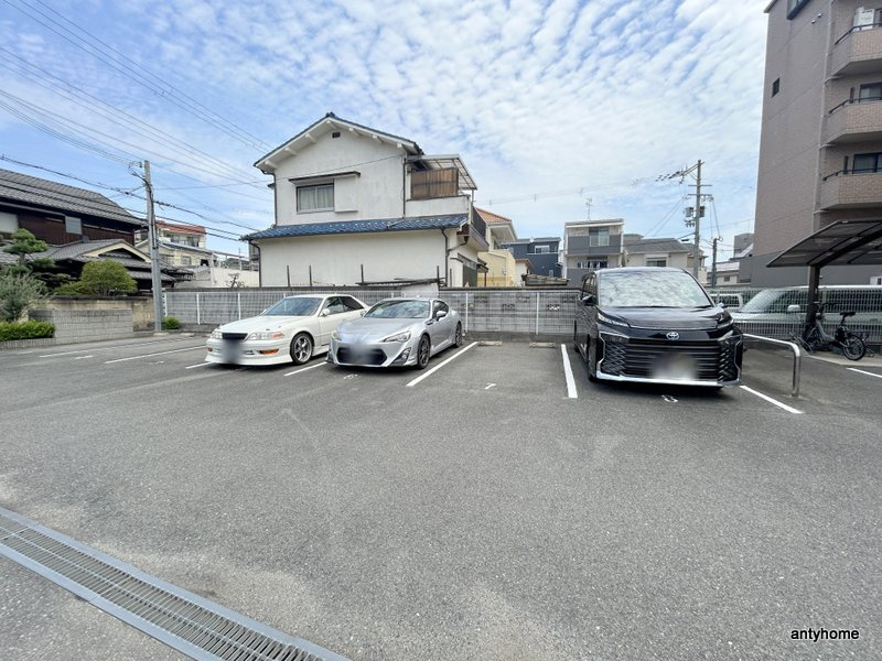 サンロード新和Ⅱの駐車場