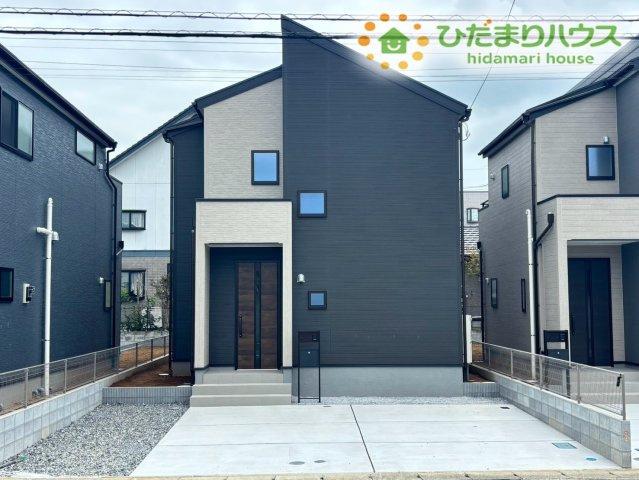 東松山市五領町　新築一戸建て　リーブルガーデン　02の前面道路含む現地写真