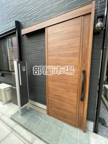 Noir南千住のエントランス