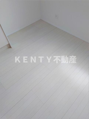 【寝室】 | ＴＭ仲池上 | こちらの居間で趣味の時間をお楽しみください