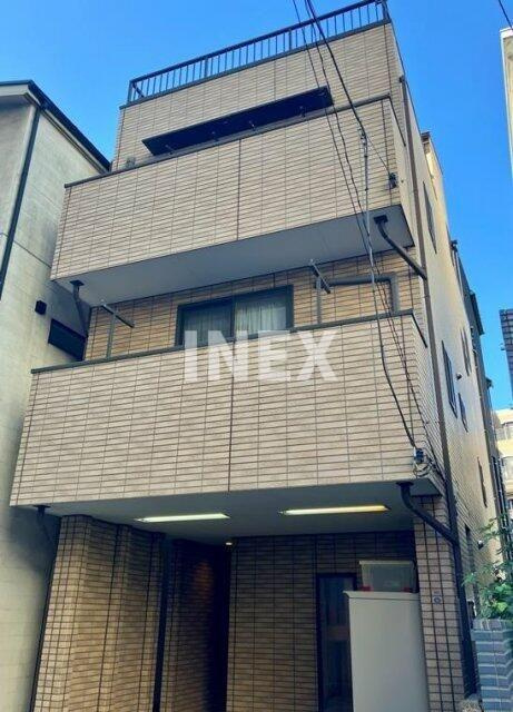 横浜市西区楠町の一戸建ての外観
