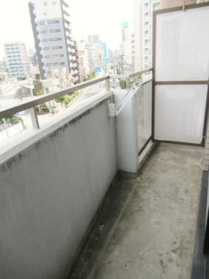 【バルコニー】 | 千代田ハイツ | 外からの目が気にならないバルコニーで洗濯物が干せます