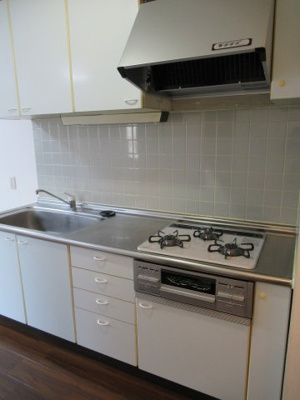 【キッチン】 | 千代田ハイツ | 新しいガラストップの３口ガスコンロです