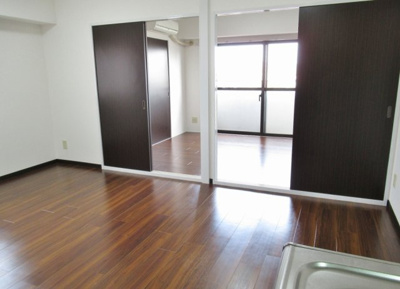 【居間・リビング】 | 千代田ハイツ | キッチンから洋室方向