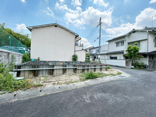 御陵山ノ谷の前面道路含む現地写真