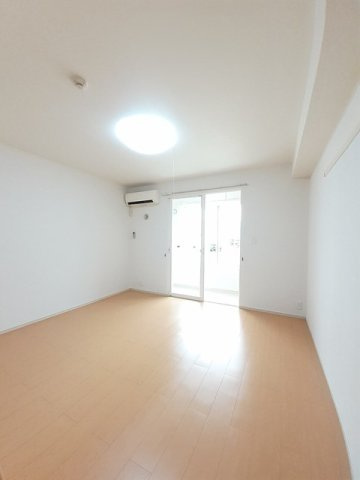 グレイスコートＦＵＪＩＹＡＭＡの居間・リビング