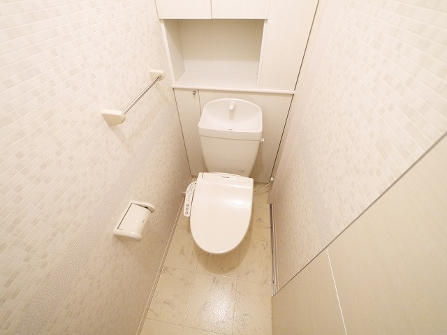 カーサ　セレスのトイレ|キッチン用品をしっかり収納できますね。