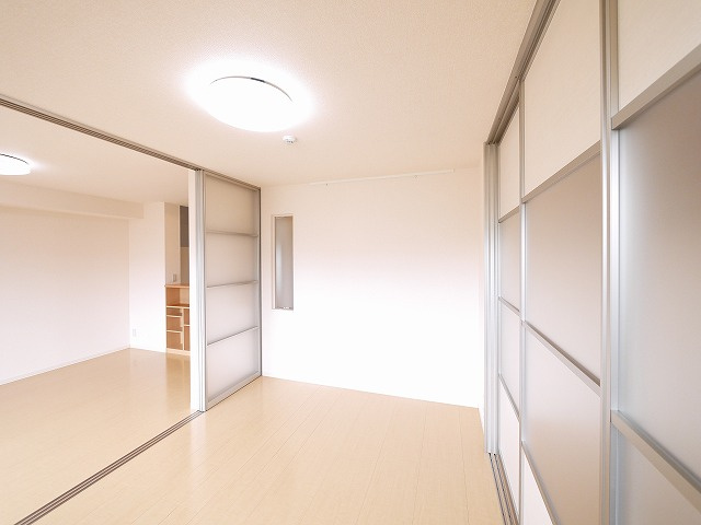 カーサ　セレスの洋室|手入れがしやすいトイレです。