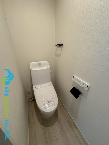 藤沢市辻堂太平台４期　新築戸建　全２棟２号棟のトイレ|2階のトイレ