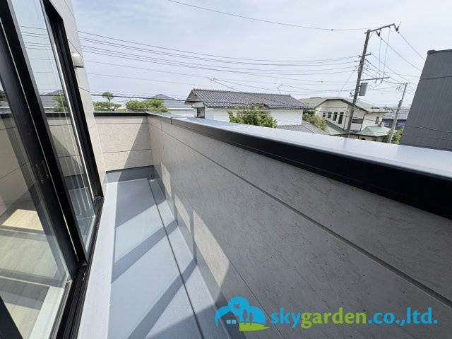 藤沢市辻堂太平台４期　新築戸建　全２棟２号棟のバルコニー|暖かな日差しのふりそそぐバルコニー
