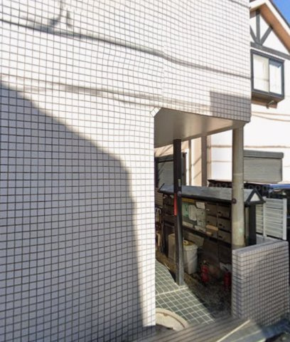 レオパレス21三ッ沢上町第2のエントランス