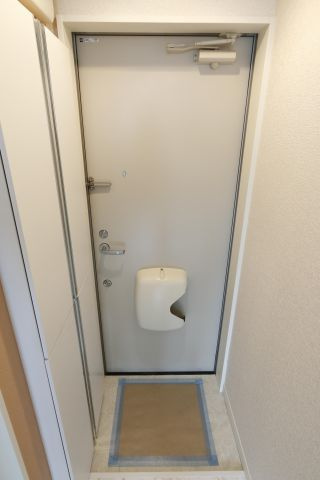 オックスフォードスクエアーの玄関|同タイプ参考写真です。