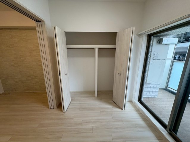 プレジオ難波の洋室