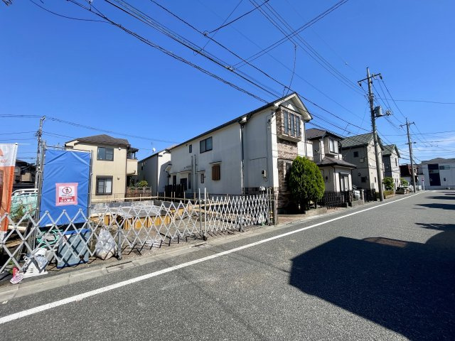 ＜LIBERi リーベリー＞練馬区田柄4丁目　土地32坪×建物32坪　大型邸宅の前面道路含む現地写真
