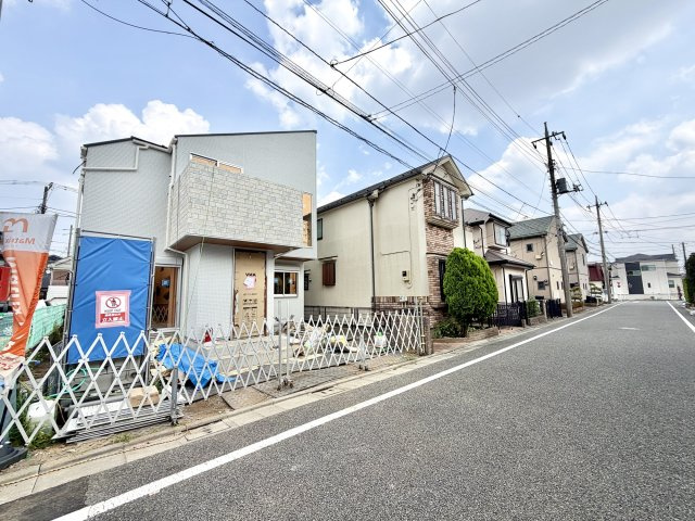 ＜LIBERi リーベリー＞練馬区田柄4丁目　土地32坪×建物32坪　大型邸宅の前面道路含む現地写真