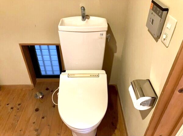 千種区赤坂町２－５６貸家のトイレ
