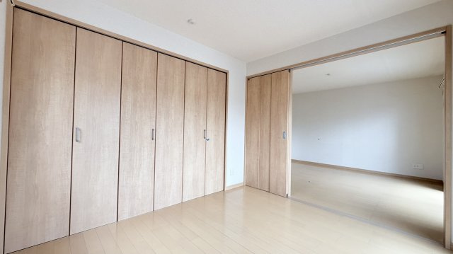 アヴィエントの洋室