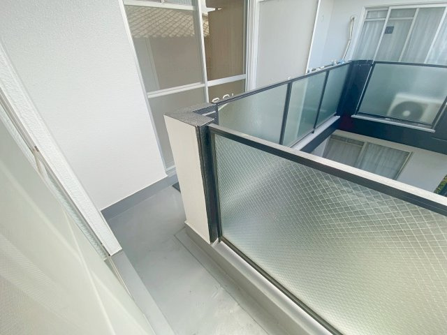 リバーサイド逆瀬川のバルコニー