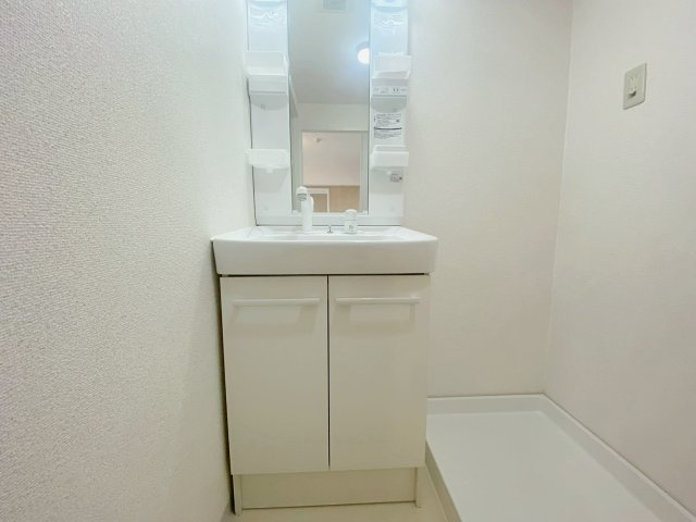 リバーサイド逆瀬川の洗面所