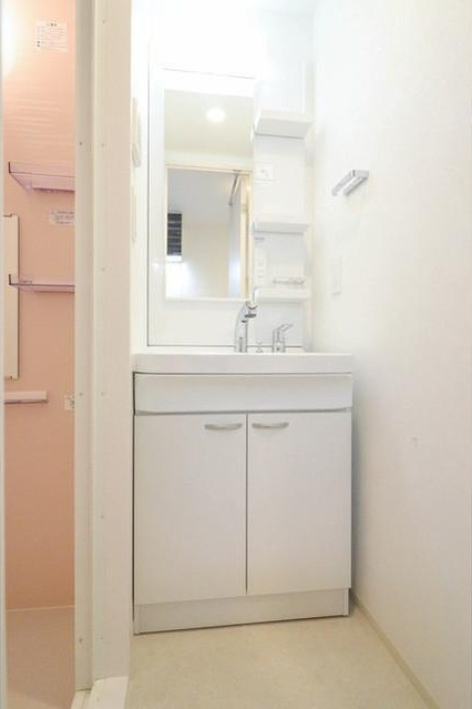 CRESTTAPP神戸湊町NOIRの洗面所