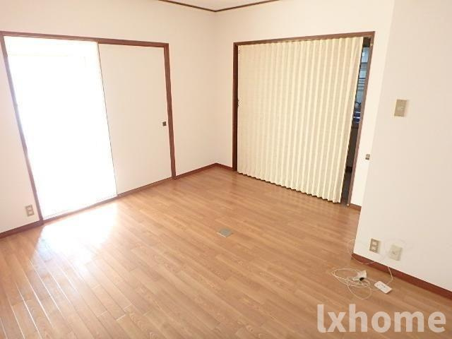 吉田マンション・東雲パートIIの居間・リビング|ゆったりとしたリビングです